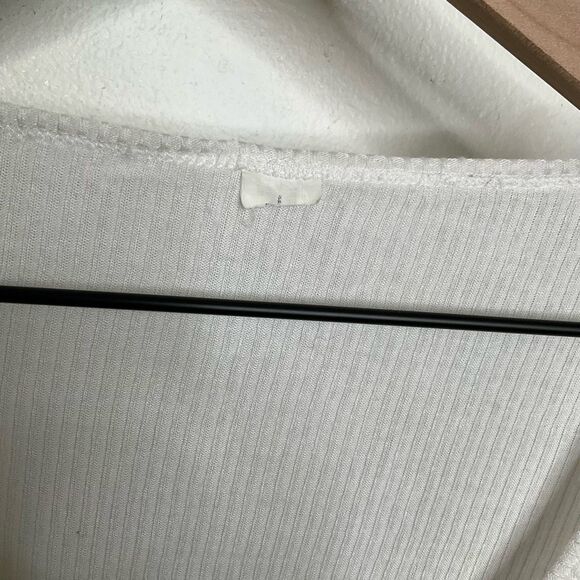 Alo Yoga Ribbed Cropped Whisper Cardigan - Picture 6 of 10